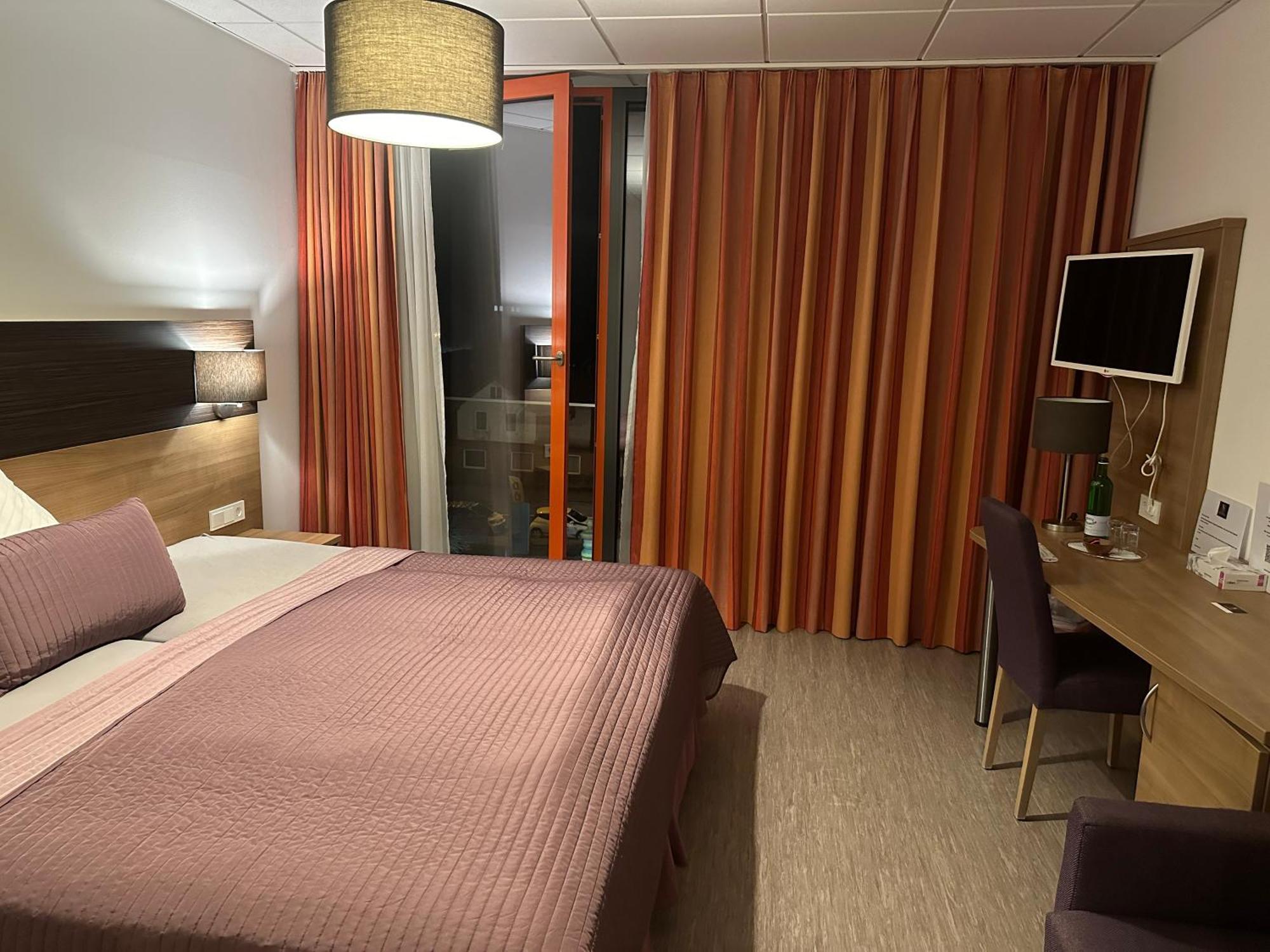 Hotel Efcannos Vechelde Exteriör bild